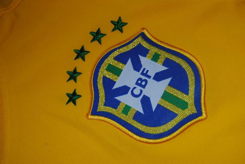 Brazil 2015-16 Home Soccer Jersey - Click Image to Close