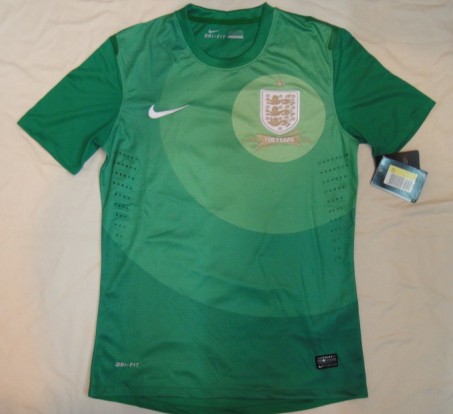 2013 England Goalkeeper Green Jersey Shirt - Click Image to Close