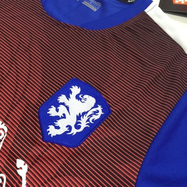Holland 2015-16 Blue-Red Training Shirt - Click Image to Close