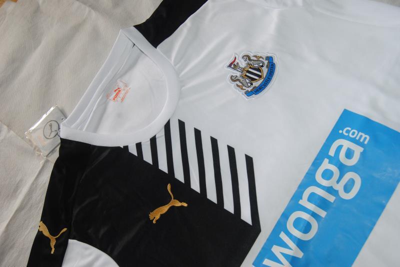 Newcastle United 2015-16 Home Soccer Jersey - Click Image to Close